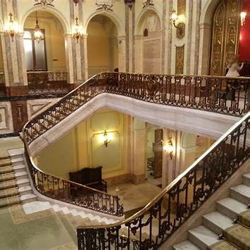 Interior del Tribunal Supremo, relevante para la inspección pericial de inmuebles